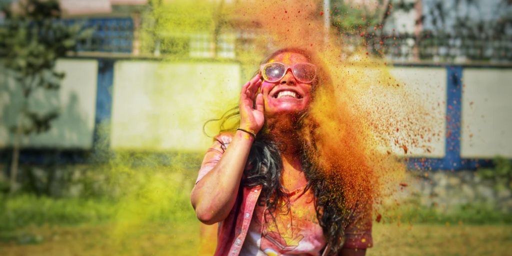 Holi Skin Care Tips: How To Protect Skin And Hair From Holi Colours -